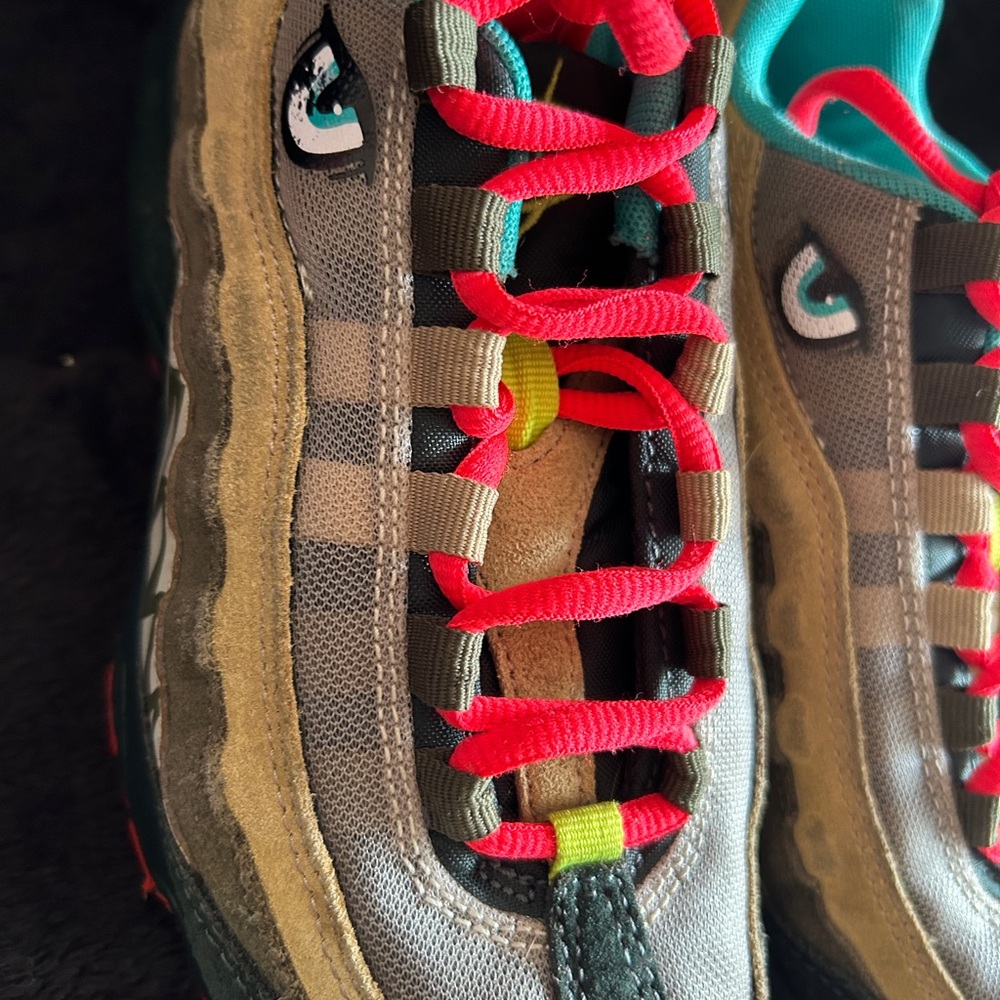Nike air max 95 monster dinosaurs youth logo Sz 6Y - Picture 8 of 9